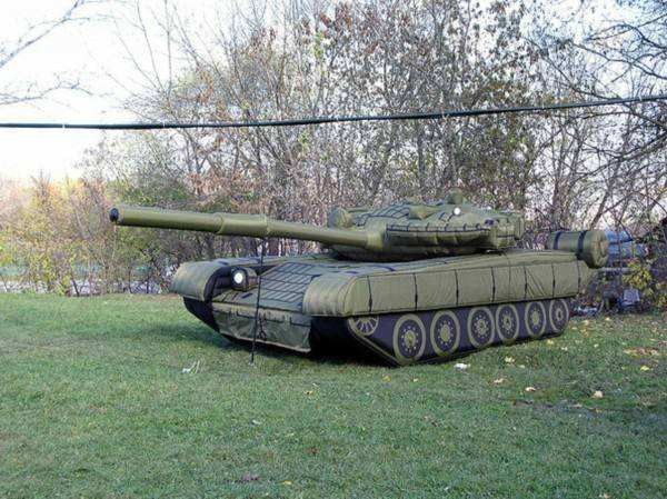 达州陆地军事假目标坦克
